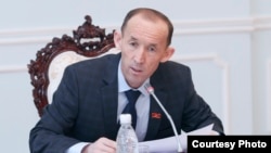 Депутат ЖК Абдывахап Нурбаев.