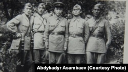 Асамбай Иманалиевдин аскерге баргандагы сүрөтү.