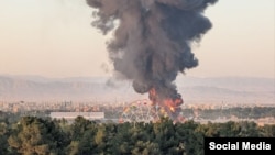 Meşhed şäheri Türkmenistan bilen Eýranyň arasyndaky Bajgirjan serhet geçelgesinden 100 km uzaklykda ýerleşýär.