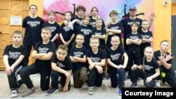 Ученики пудошской спортивной школы, секция брейкданса