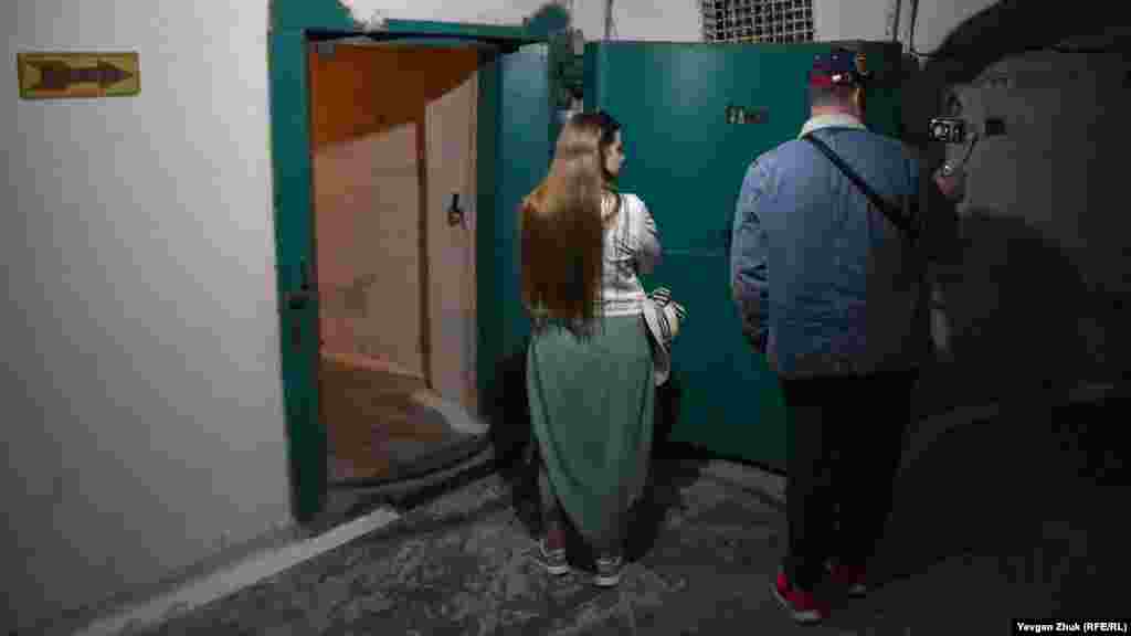 Протиатомні двері на вході в об'єкт С-2