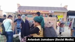 Queue at the Kyrgyz-Uzbek border, may 19, 2018