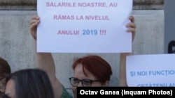 Funcționarii publici din mai multe instituții au protestat în ultimele zile față de reducerile de cheltuieli ale Guvernului Bolojan. 
