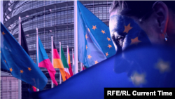 Европарламенттин имаратынын алды