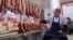 Продажа мяса на Ошском рынке в Бишкеке