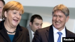 Канцлер Меркел жана президент Атамбаев, Берлин, 11.12.2012 