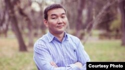 Азамат Акенеев.