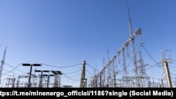 Енергетики запевняють, що 7 квітня виробництво електроенергії повністю забезпечує потреби споживачі, тому відключення світла не плануються