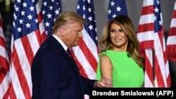 АКШ президенти Дональд Трамп жана биринчи айым Мелания Трамп. Вашингтон. 27-август, 2020-жыл.