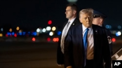 На запитання, чи близька угода між Києвом і Москвою, президент США сказав, що «сподівається на це»