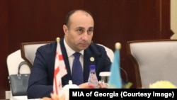 გელა გელაძე ყაზახეთის რესპუბლიკის შინაგან საქმეთა მინისტრ ერჟან სადენოვთან შეხვედრაზე ჩინეთში