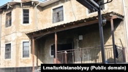 Жетісай ауданы Алғабас ауылындағы өрт шыққан үй. Түркістан облыстық әкімшілігінің баспасөз қызметі таратқан фото