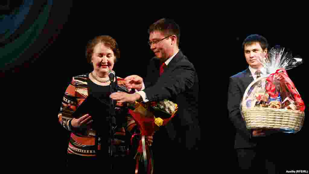 Камалда "Тантана" бүләкләү тамашасы