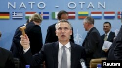 იენს სტოლტენბერგი