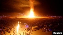 Завяршэньне фэстывалю Burning Man у верасьні 2017 году