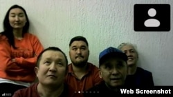 На кадре из видео — содержащиеся под стражей в СИЗО (слева направо) Диана Баймагамбетова, Абай Бегимбетов, Кайрат Клышев, Ноян Рахимжанов и Асхат Жексебаев. Алматы, 10 сентября 2021 года