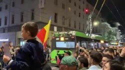 VIDEO NO COMMENT | Noaptea alegerilor prezidențiale, centrul Bucureștiului