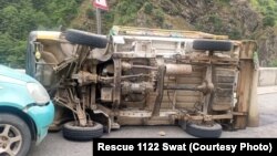 رېسکیو ۱۱۲۲ وايي، ماشومان د جولای پر اوومه له مدرسې کور ته روان ول چې د پېښې ښکار شول. 