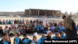 په لښکرګاه کې افغان زده کوونکي