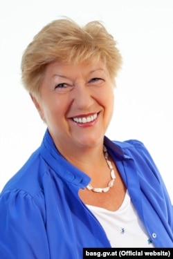 Европалык Дары-дармектер агенттигинин Башкаруу кеңешинин башчысы Криста Виртумер-Хохе (Christa Wirthumer-Hoche) айым.