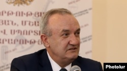 Министр образования, науки, культуры и спорта Ваграм Думанян