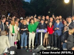 Nicușor Dan face declarații dupa publicarea rezultatelor exit-poll la turul II al alegerilor prezidenșiale, 18 mai 2025.