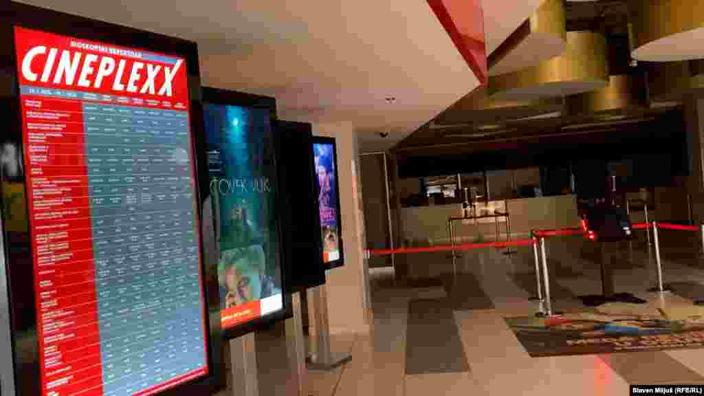 Cinema Cineplexx, care administrează cinematografe în întreaga Serbie, s-a alăturat apelului studenților pentru o grevă generală.