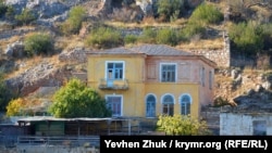 Дача лікаря Педькова на західному узбережжі Балаклавської бухти