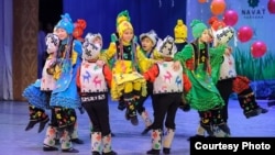 Балдарды коргоо күнүнө карата уюштурулган майрамдардын бири. 