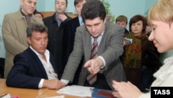 Boris Nemtsov at the Sochi Electoral Commission
