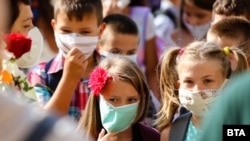 Илустрација: Првиот школски ден во 2020 во Бугарија