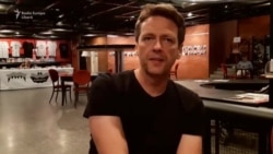 Dan Coman: Povestea cu turnul de fildeș în care scriitorul stă și își vede de ale lui nu cred că mai e funcțională