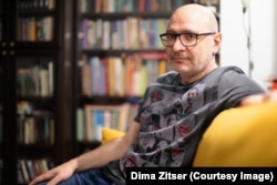 მწერალი, მასწავლებელი და არაფორმალური განათლების ინსტიტუტის დამფუძნებელი დიმა ზიცერი