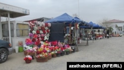 Кладбище на окраине Ашхабада, Чоганлы (архивное фото) 