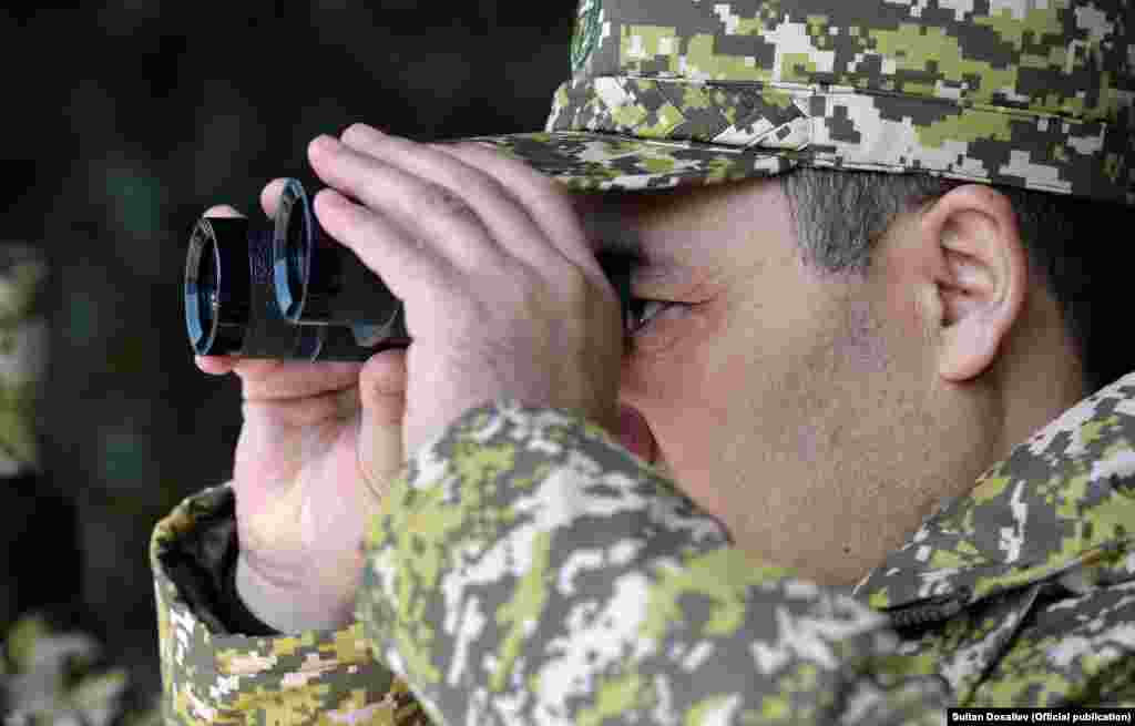 2021-жылы 3-апрелде Баткен районундагы Бужум аскердик полигонунда&nbsp;"Коопсуздук &ndash; 2021" жана "Түштүк түзүмү &ndash; 2021" аскердик машыгуулары өттү.