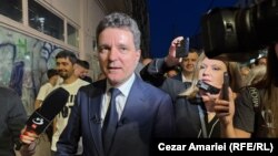 Nicușor Dan, vorbindu-le jurnaliștilor la aflarea rezultatelor exit pollurilor