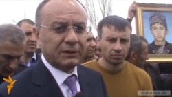 Министр обороны встретился с родителями убитого военнослужащего 