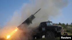 Украина Ресейге қарата зымыран ұшырып жатыр. Донецк облысы. Архив.