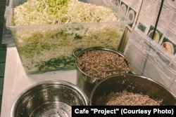 На кухні чарнігаўскай кавярні «Праект»