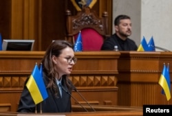 Про соціальні виплати та програми на початку листопада повідомили президент України Володимир Зеленський та очільниця уряду Юлія Свириденко