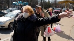 Жінку не пускають всередину