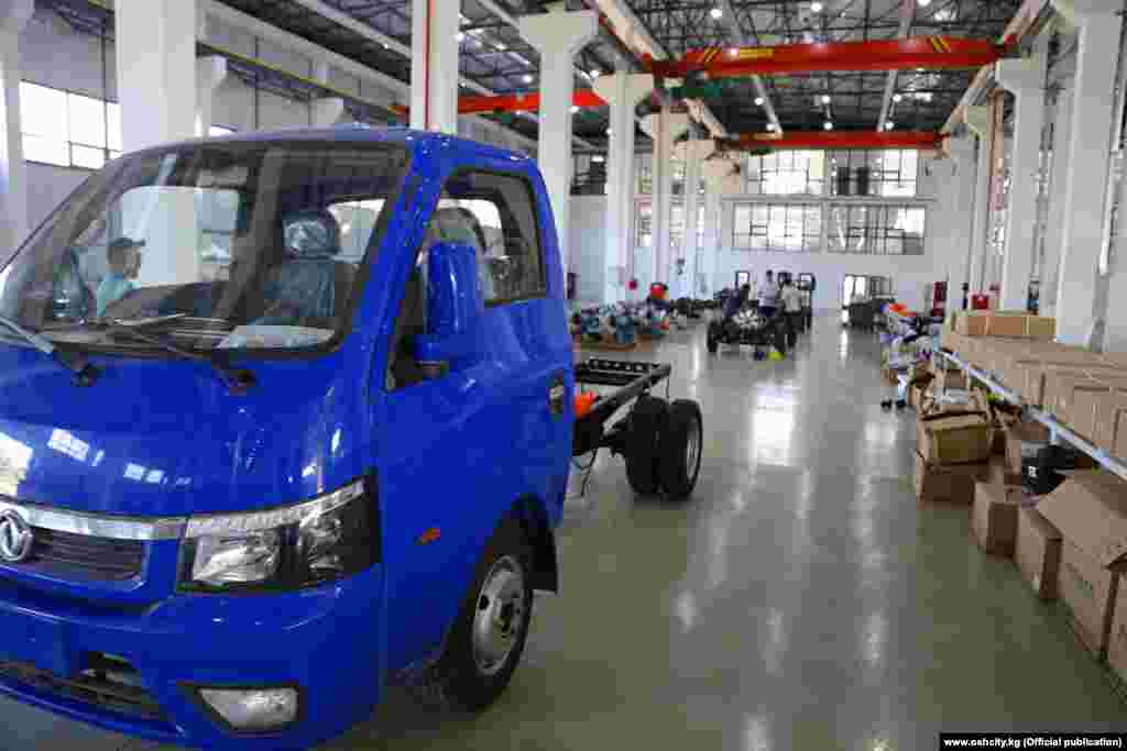 Dongfeng -&nbsp;"Кыргыз унаа курулуш" заводунун алгачкы жүк ташуучу унаасы болуп калды.