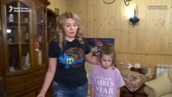 Ucrainenii se pregătesc pentru atacul rusesc. Verifică adăposturile antiaeriene și fac provizii de conserve