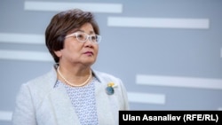 Роза Отунбаева. Архивдик сүрөт