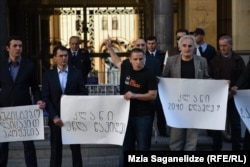 აქცია პარლამენტთან "არ ჩააბეტონო კლანი“. 2019 წელი, 23 სექტემბერი