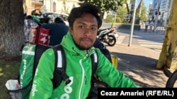 Imran Hossain din Bangladesh lucrează în București de trei ani ca livrator de mâncare și spune că nu a avut parte de vreun incident