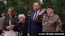 Președintele ales al Poloniei, Karok Nawrocki, la aniversarea Revoltei de la Varșovia din Al Doilea Război Mondial, împotriva ocupației naziste. 1 august 2025.