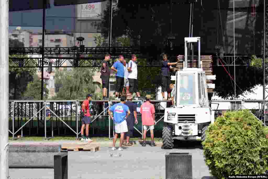 Се подигнувата бината на плоштадот