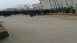 Оставшиеся без крова сардобинцы выстроились в очередь возле районной администрации