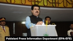 د ارشیف انځور: د سېنېټ مشر د قبایلي سیمو د څلورو چوکیو په صوبو د وېشلو وړاندیز کړی. 